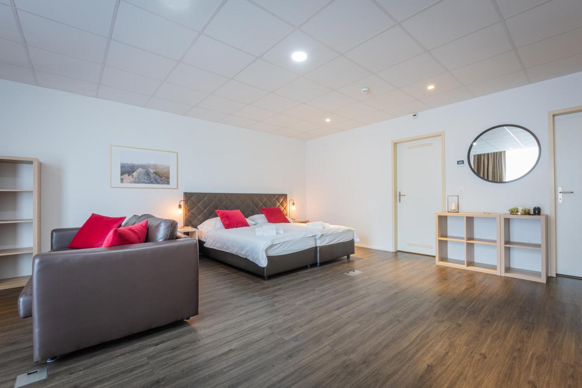 Los Lorentes Apartments Bern Airport Belp Exteriör bild