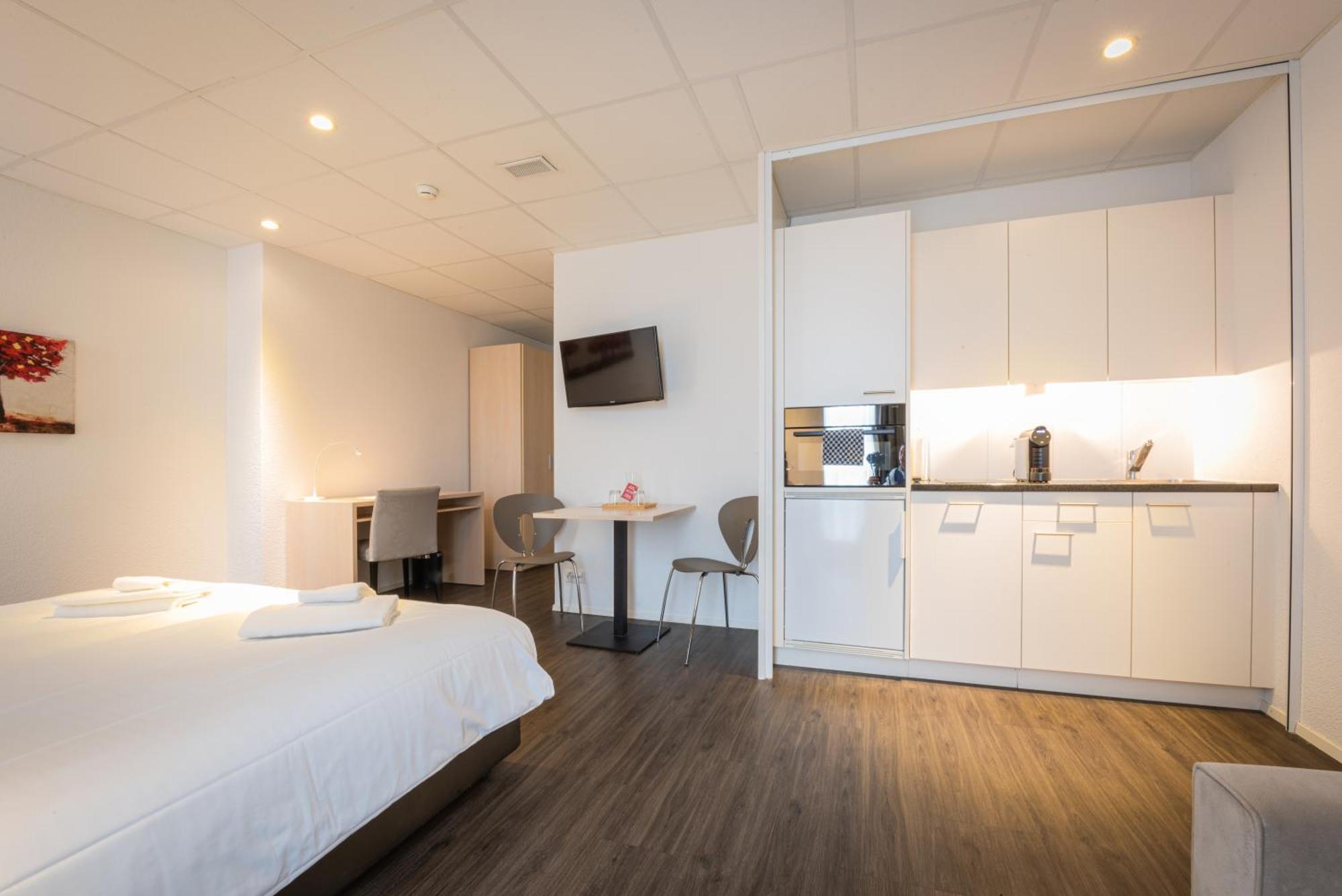 Los Lorentes Apartments Bern Airport Belp Exteriör bild